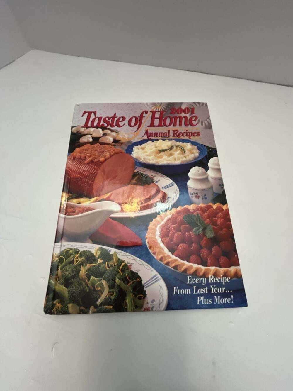 2001 Taste of Home Annual Recipes Hardcover Cookbook